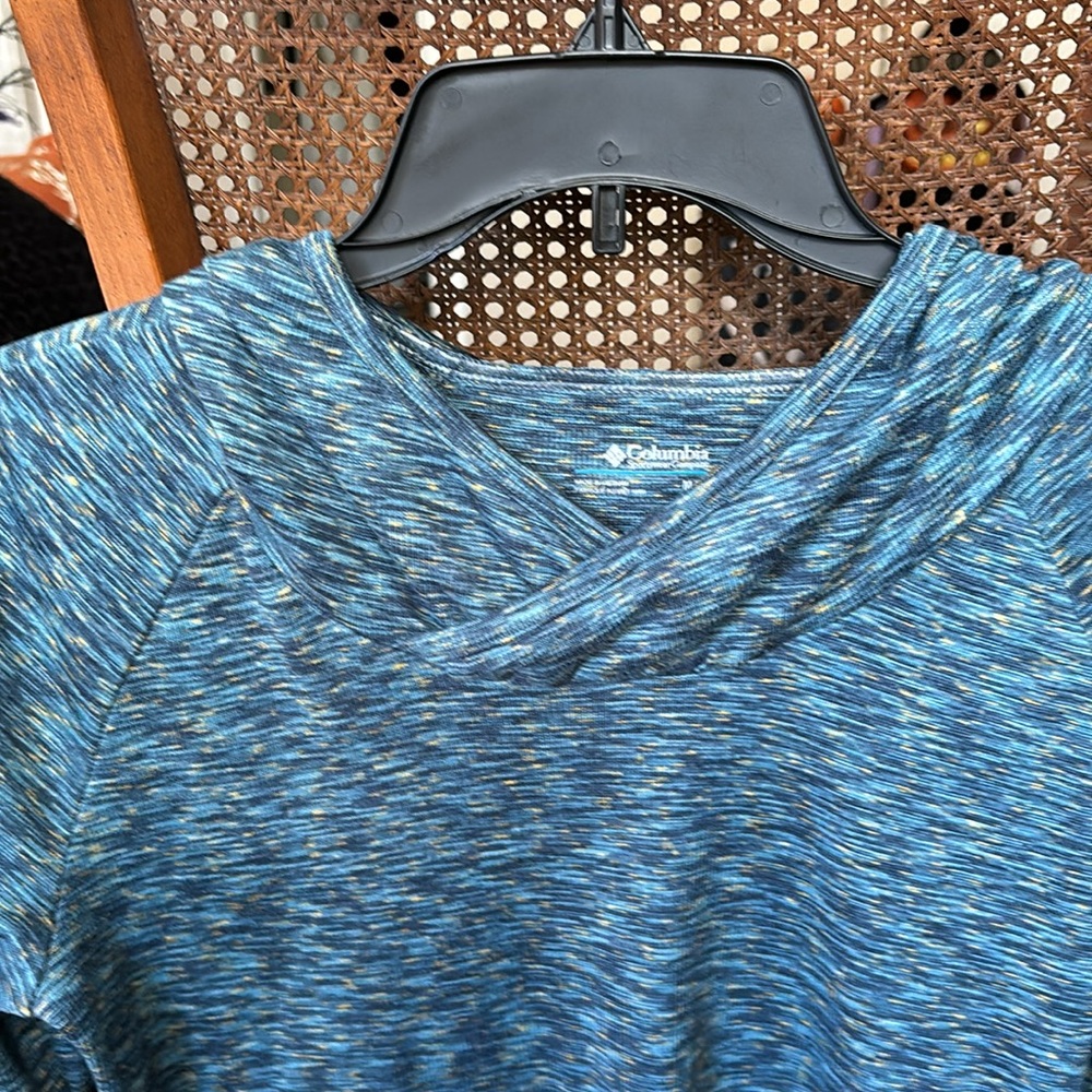 LAST CHANCE TIL 7/27! BOGO FREE! Columbia lightweight pullover womens - Picture 2 of 3